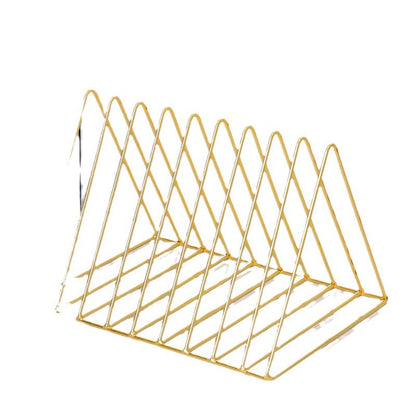 Triangular bookshelf